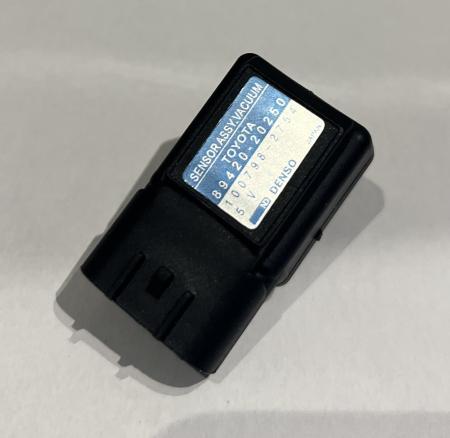 Original Toyota Avensis Carina Corona MAP-Sensor / Saugrohrdrucksensor – DENSO OE-Nr. 89420-20250 – 100798-2754
