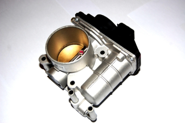 DROSSELKLAPPE NISSAN NOTE JUKE QASHQAI NEU ORIGINAL SERA526-01 16119-ED00E RME50-11 CORPO FARFALLATO CARBURATORE Boîtier Papillon CARBURATEUR